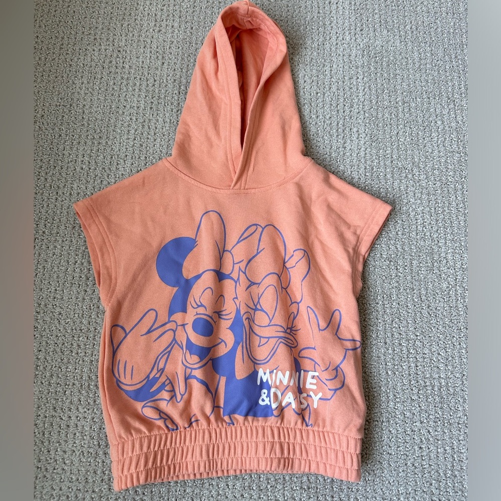 Lightly worn H&M Minnie & Daisy sleeveless hooded crop top 3-4T salmon w/ purple